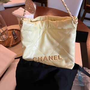 Chanel 22 mini